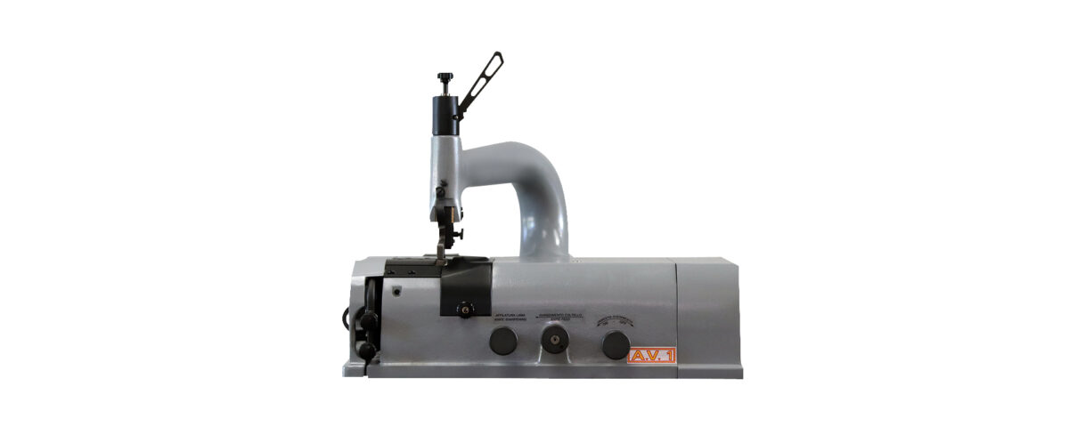 AV1M