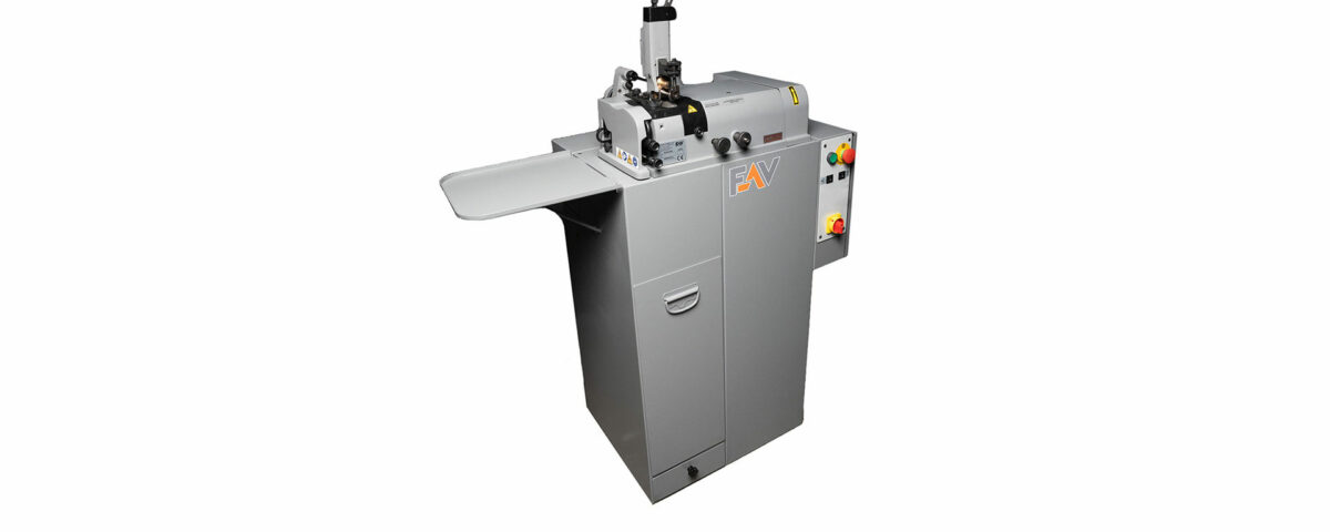 CUM2 skiving machine fav to work heavy material with double feed roll knife motor with inverse rotation
