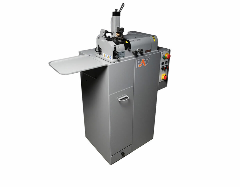 CUM3k skiving machine cum to work heavy material with double feed roll knife motor with inverse rotation and variable speed